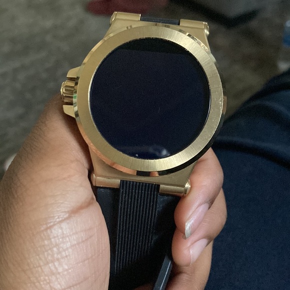 The color is gold never used - Picture 2 of 3